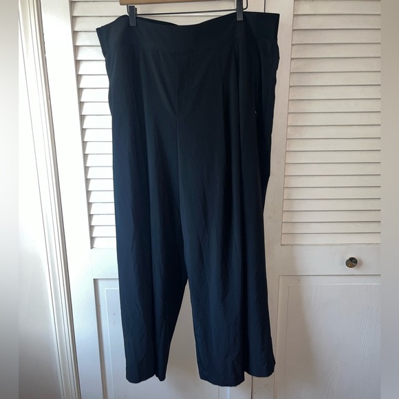 Athleta Brooklyn Heights High Rise Pleated Wide Leg Pant size 22 Black Pull-On - Picture 2 of 5